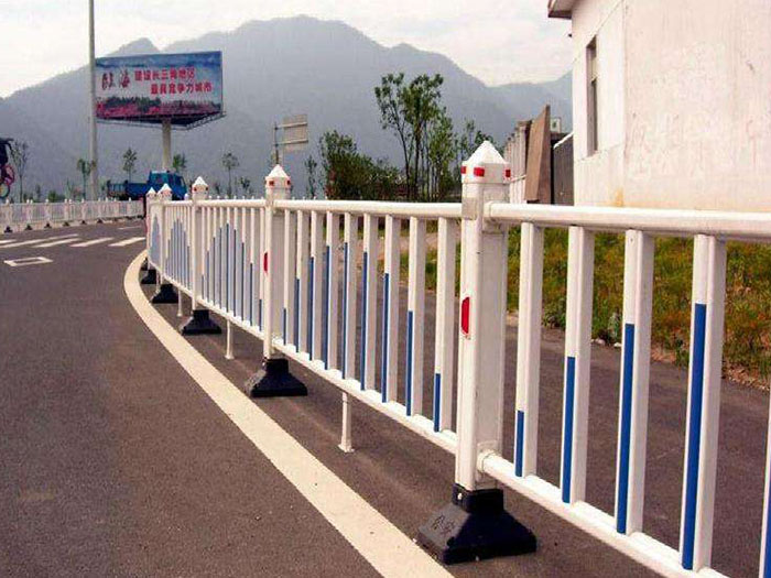 市政道路护栏有哪些优点呢？